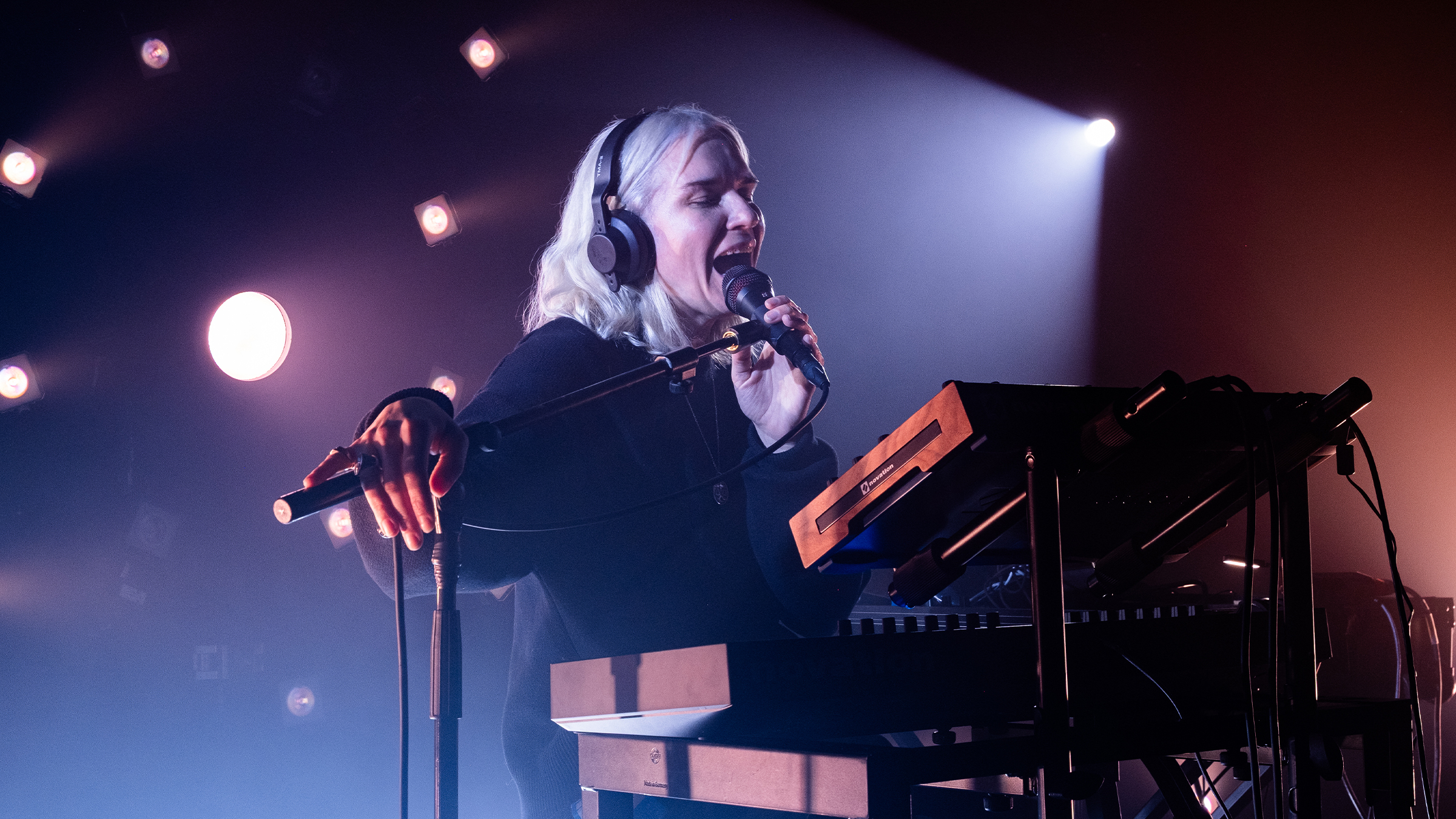 HAAi performing live