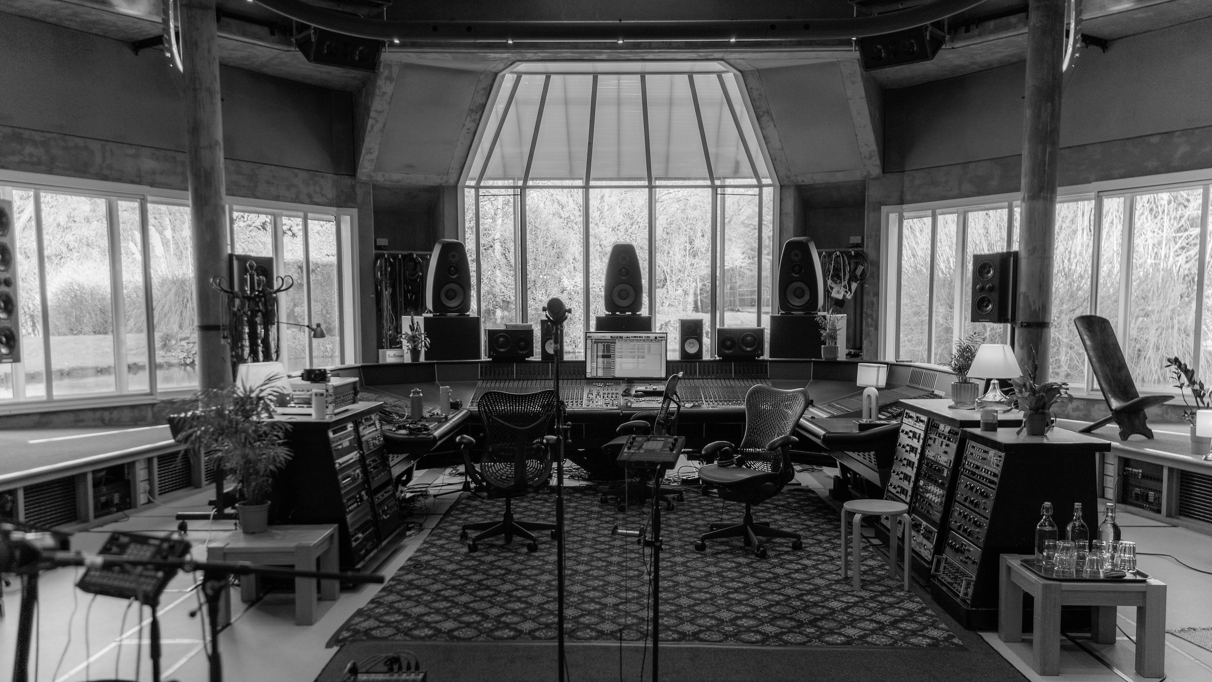 Saffron Sessions desk